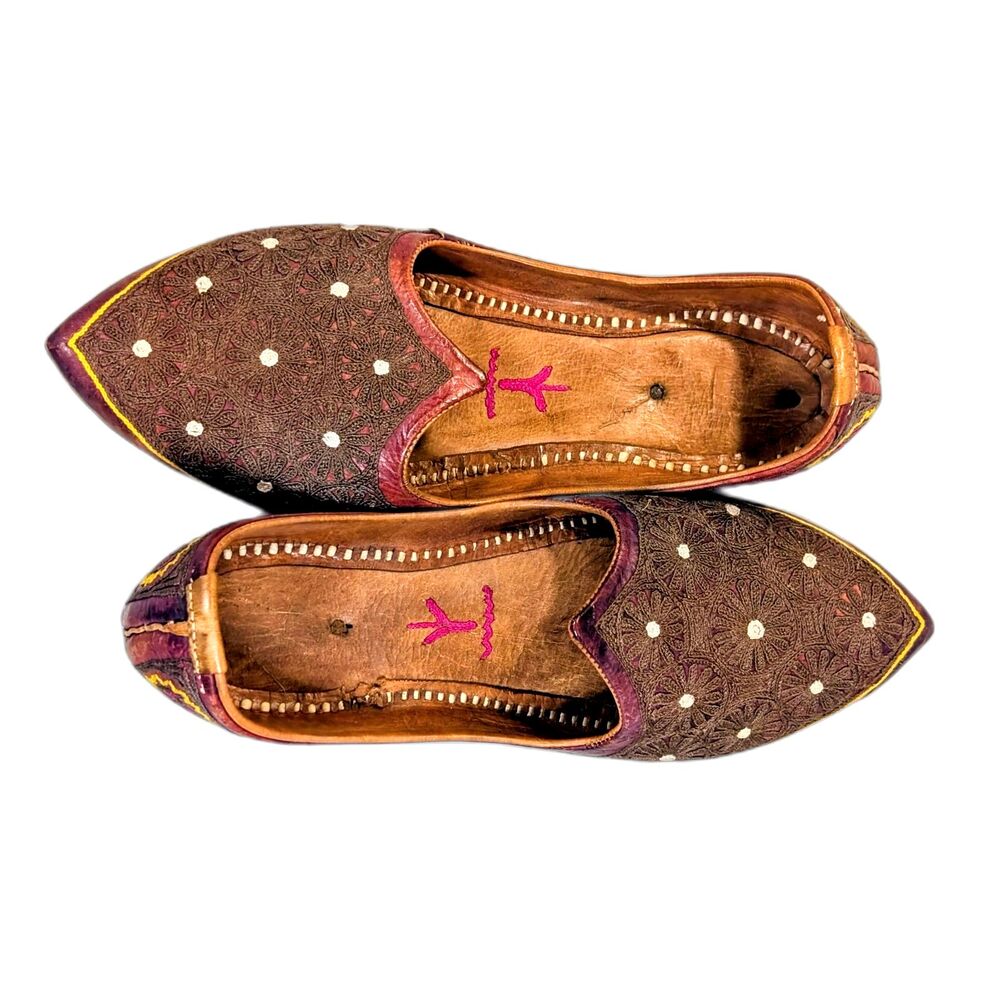 Vintage Traditional Jutti Shoes Women’s Size 10 Embroidered Leather Flats